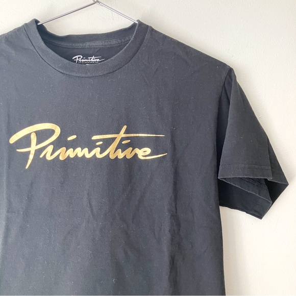 Primitive • Graphic Logo Tee in Black and Gold - Picture 2 of 3